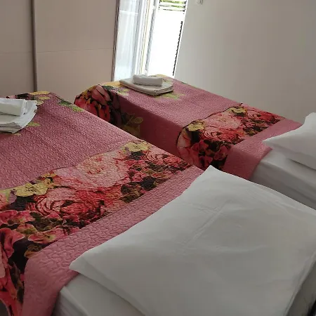 Apartman Meri דירה *