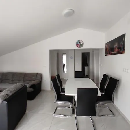 Apartman Meri דירה *